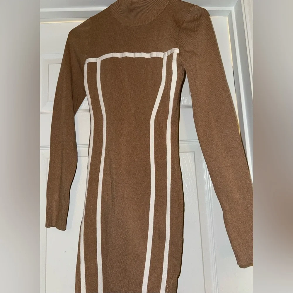Elegant Tan and White Women's Dress - Picture 9 of 9